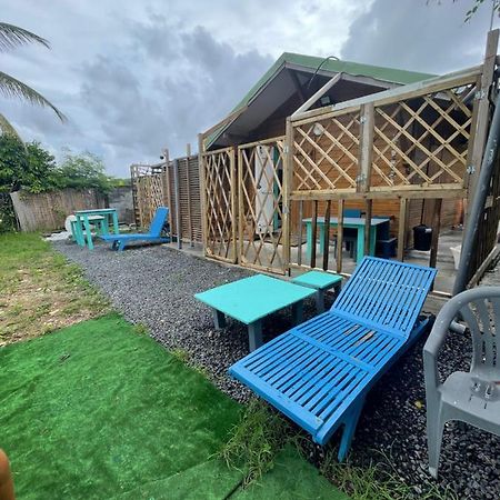 Duo d’appartement séparé par un couloir situé au bord de la mer Le Moule Extérieur photo