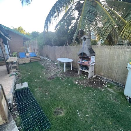 Duo d’appartement séparé par un couloir situé au bord de la mer Le Moule Extérieur photo