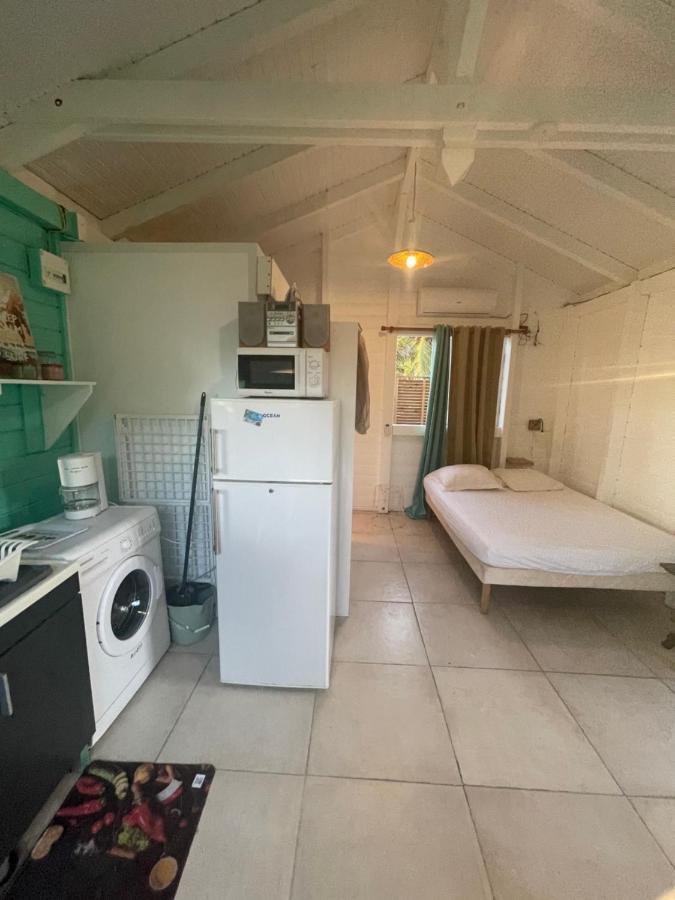 Duo d’appartement séparé par un couloir situé au bord de la mer Le Moule Extérieur photo