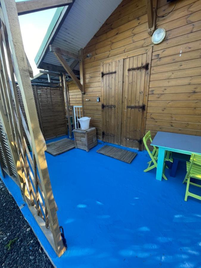 Duo d’appartement séparé par un couloir situé au bord de la mer Le Moule Extérieur photo