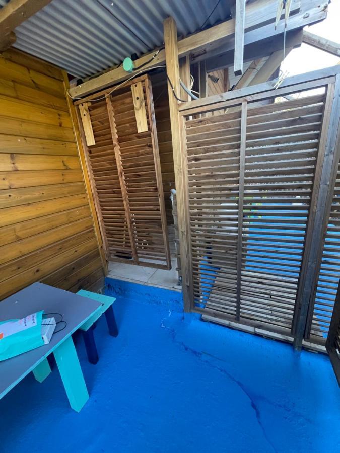 Duo d’appartement séparé par un couloir situé au bord de la mer Le Moule Extérieur photo