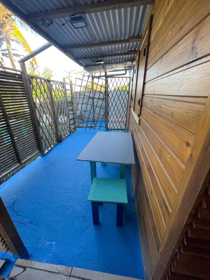 Duo d’appartement séparé par un couloir situé au bord de la mer Le Moule Extérieur photo
