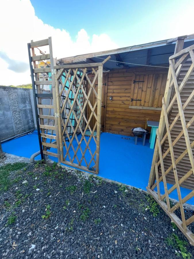 Duo d’appartement séparé par un couloir situé au bord de la mer Le Moule Extérieur photo