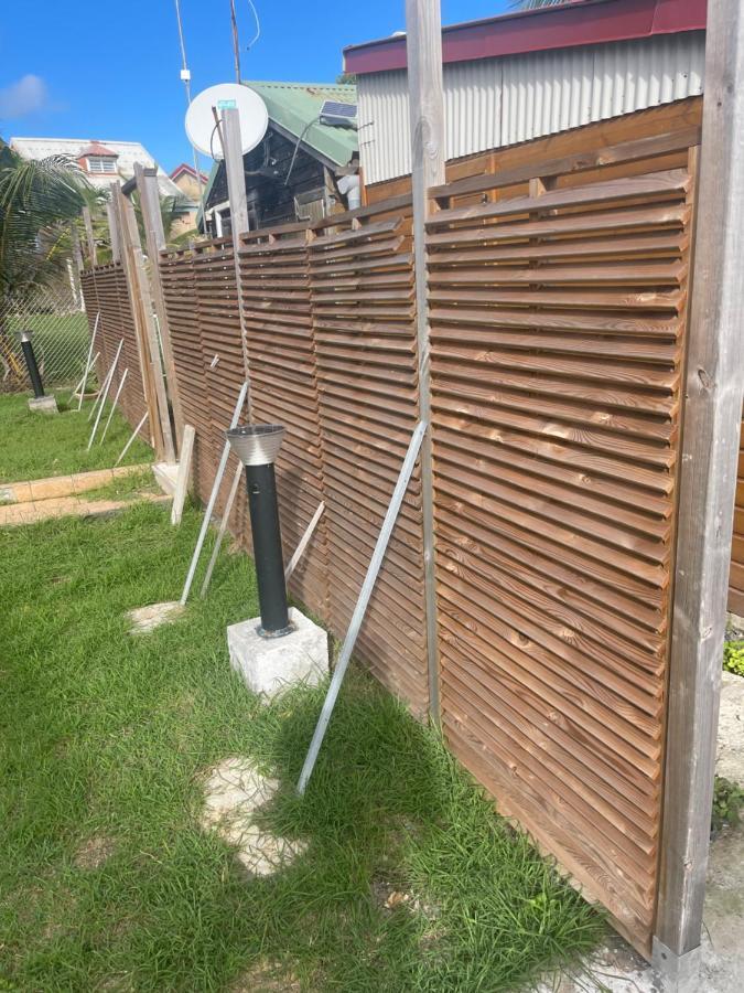 Duo d’appartement séparé par un couloir situé au bord de la mer Le Moule Extérieur photo