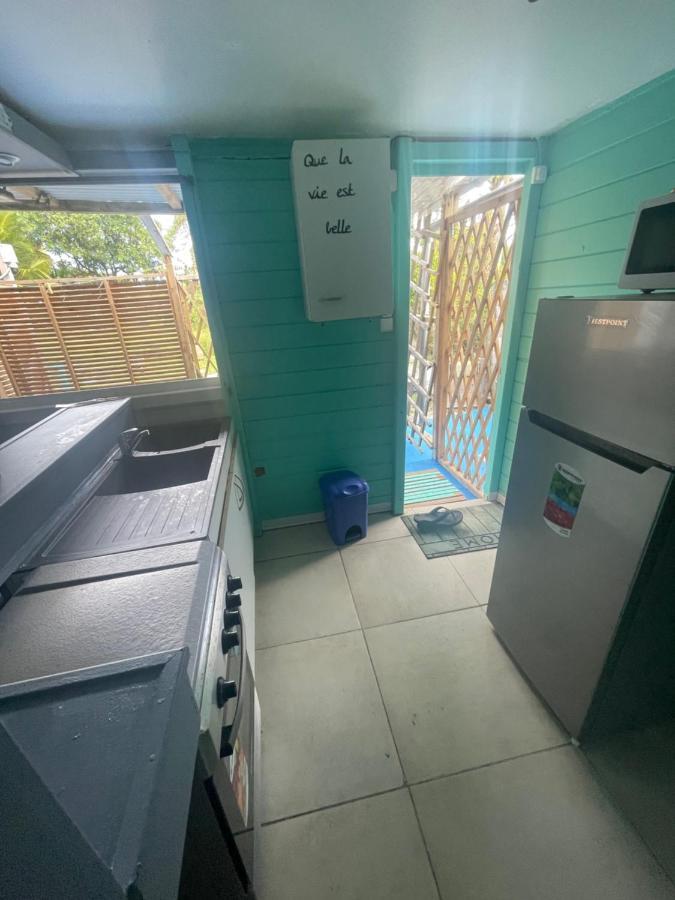 Duo d’appartement séparé par un couloir situé au bord de la mer Le Moule Extérieur photo