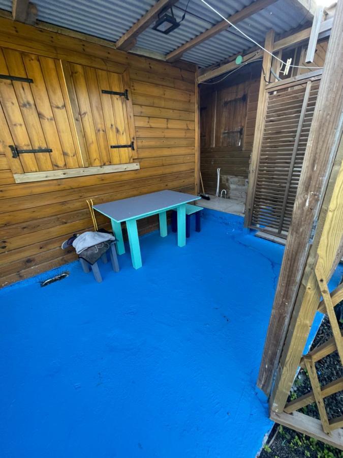 Duo d’appartement séparé par un couloir situé au bord de la mer Le Moule Extérieur photo