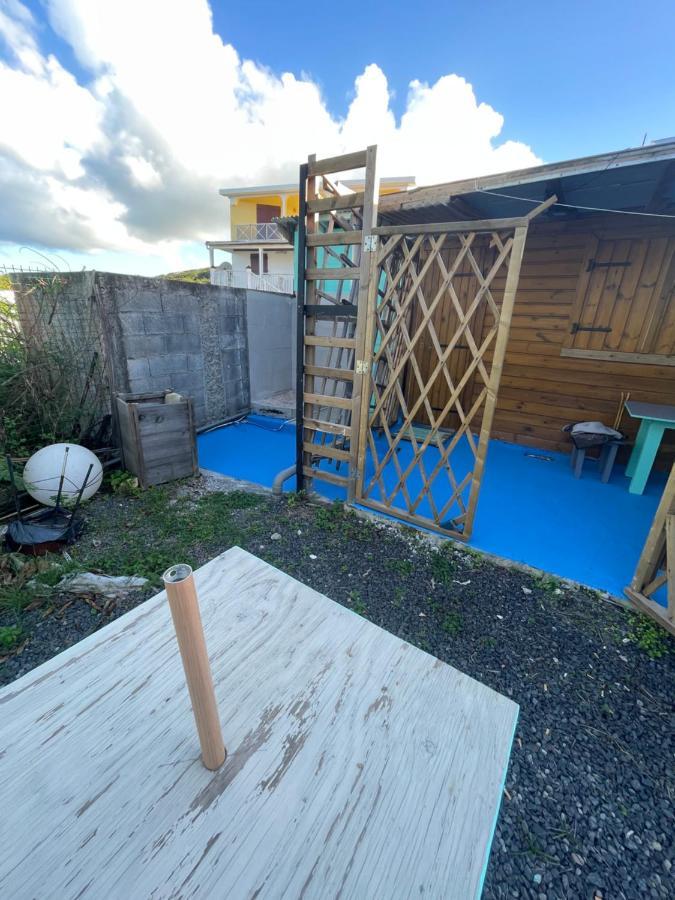 Duo d’appartement séparé par un couloir situé au bord de la mer Le Moule Extérieur photo