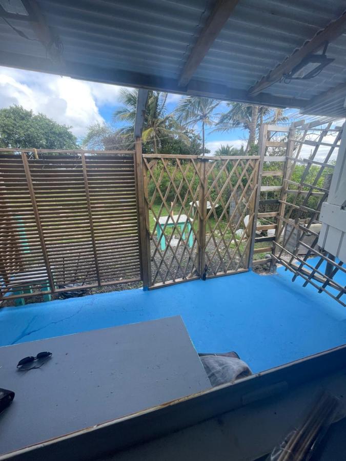 Duo d’appartement séparé par un couloir situé au bord de la mer Le Moule Extérieur photo