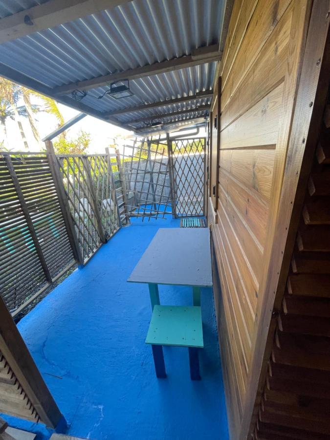 Duo d’appartement séparé par un couloir situé au bord de la mer Le Moule Extérieur photo