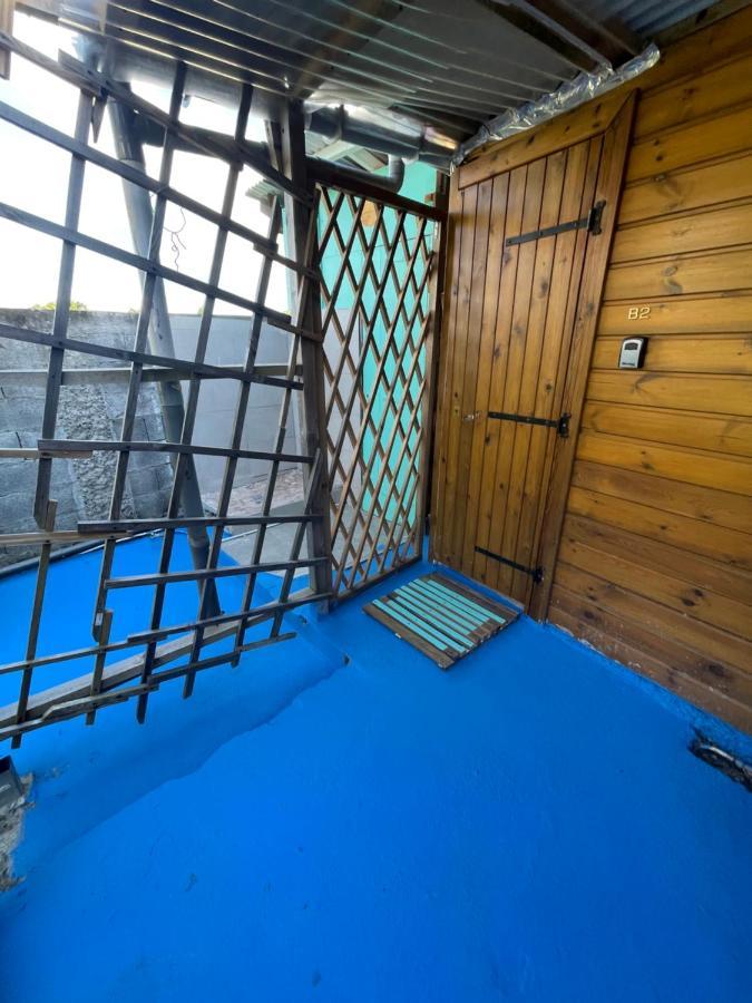 Duo d’appartement séparé par un couloir situé au bord de la mer Le Moule Extérieur photo