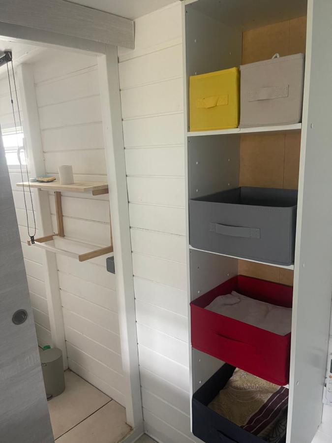 Duo d’appartement séparé par un couloir situé au bord de la mer Le Moule Extérieur photo