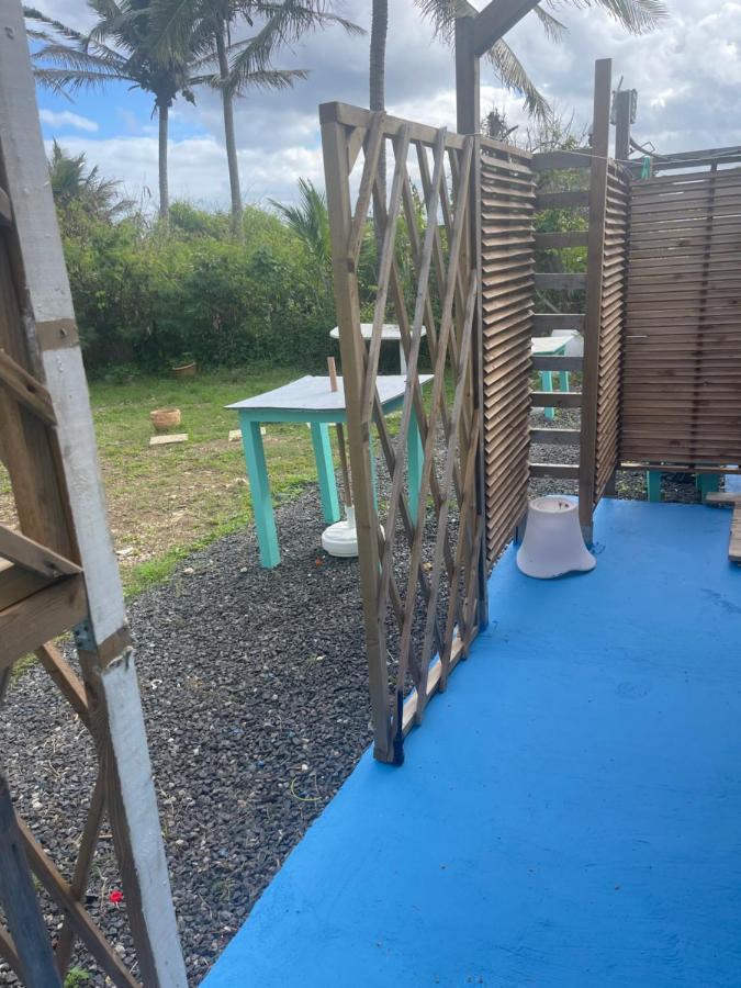 Duo d’appartement séparé par un couloir situé au bord de la mer Le Moule Extérieur photo