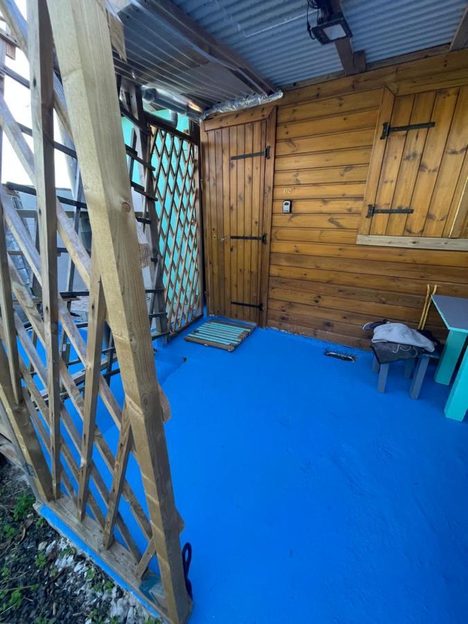 Duo d’appartement séparé par un couloir situé au bord de la mer Le Moule Extérieur photo