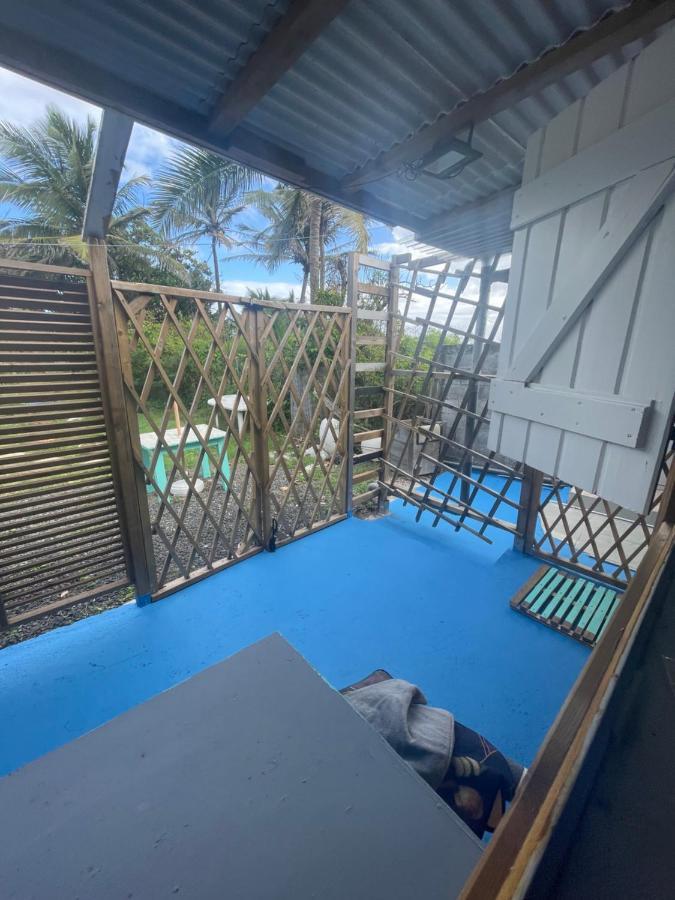 Duo d’appartement séparé par un couloir situé au bord de la mer Le Moule Extérieur photo