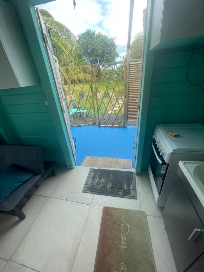 Duo d’appartement séparé par un couloir situé au bord de la mer Le Moule Extérieur photo